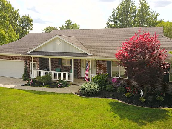3rd image of 273 Pinewood Dr