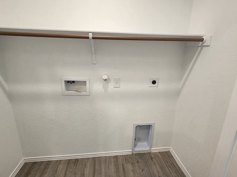2815 Charpak Dr — Photo 10