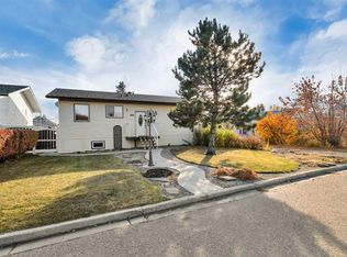 2229 N 20th Ave, Bowden, AB T0M0K0