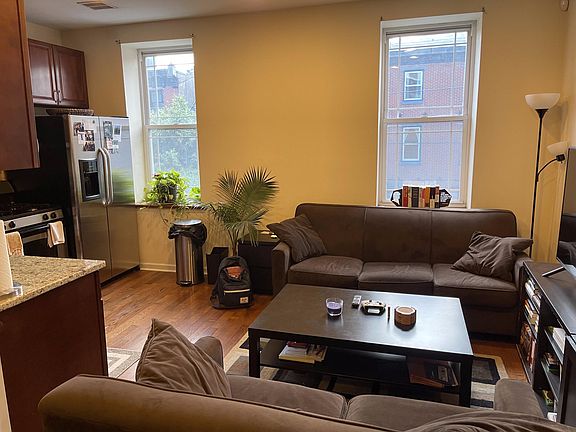 2nd image of 983 N 5th St APT 3