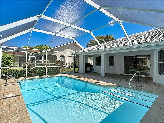 3rd image of 1039 Greenturf Rd