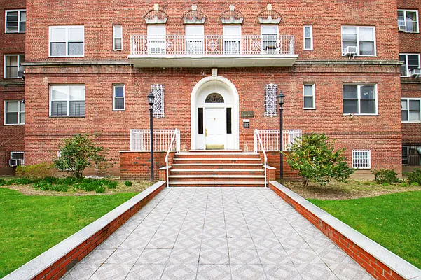 Rented by Corcoran | media 28