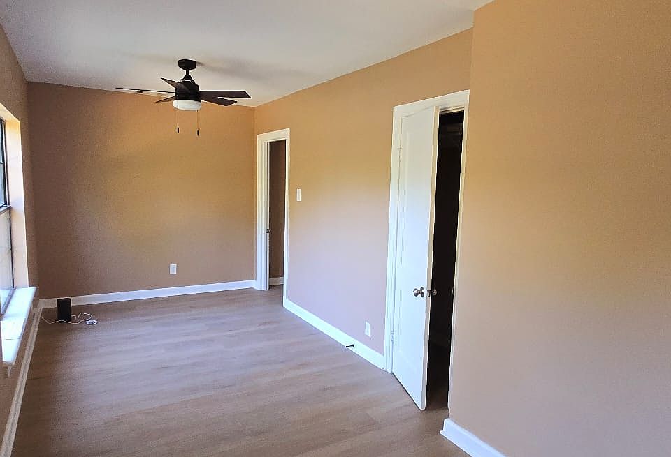 1st image of 1119 Commerce Dr