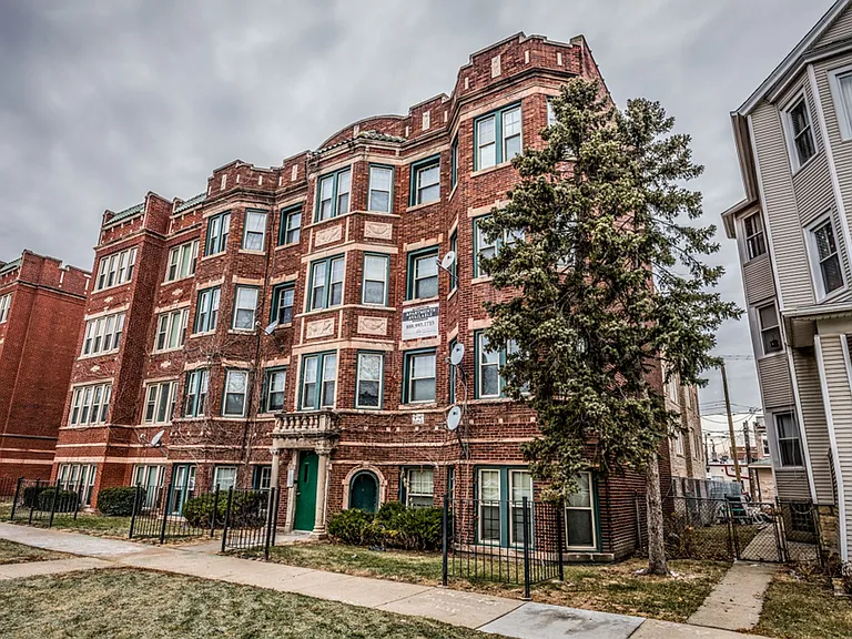 5948 W Superior — Photo 13