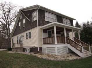 521 Jefferson St, Oconomowoc, WI 53066