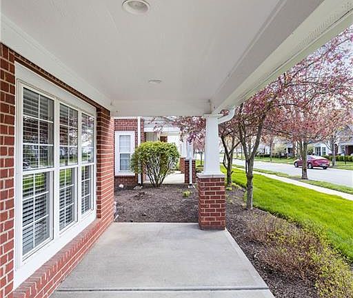 4th image of 15507 Clearbrook St