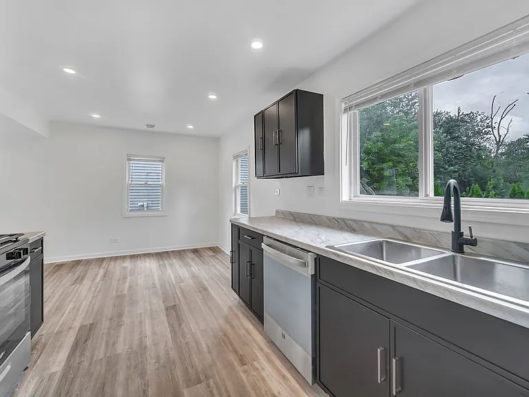 37544 N Columbus Ave — Photo 8