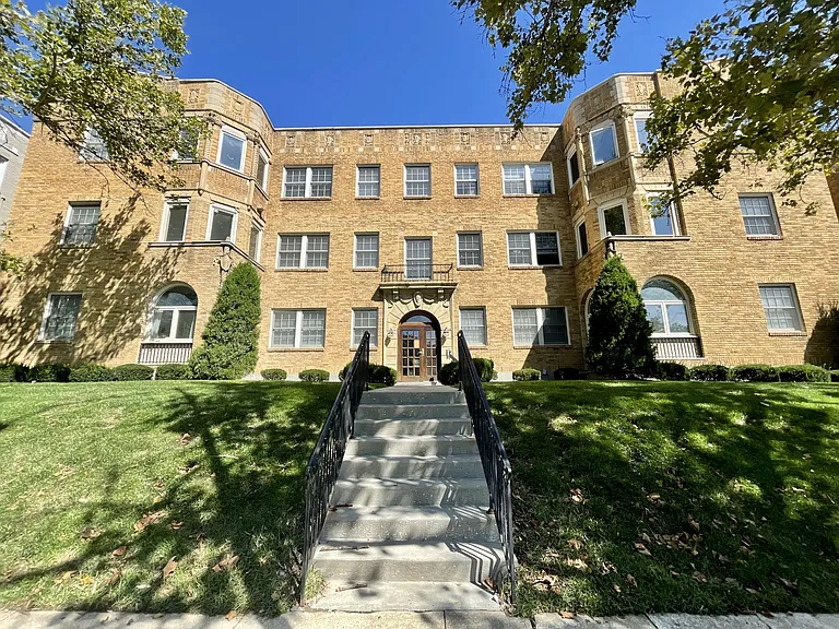 910 Ward Pkwy — Photo 29