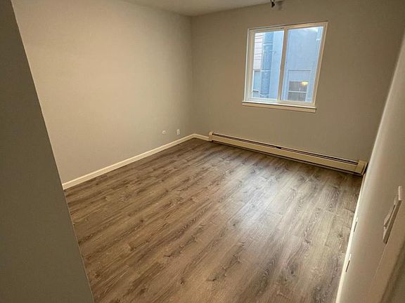 5th image of 1525 Larkin St APT 3