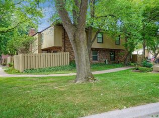 2411 Unity Ave N, Golden Valley, MN 55422