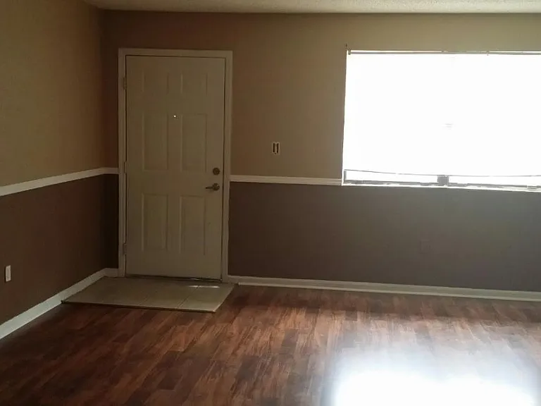 204 Pine Violet Ct #202 — Photo 9
