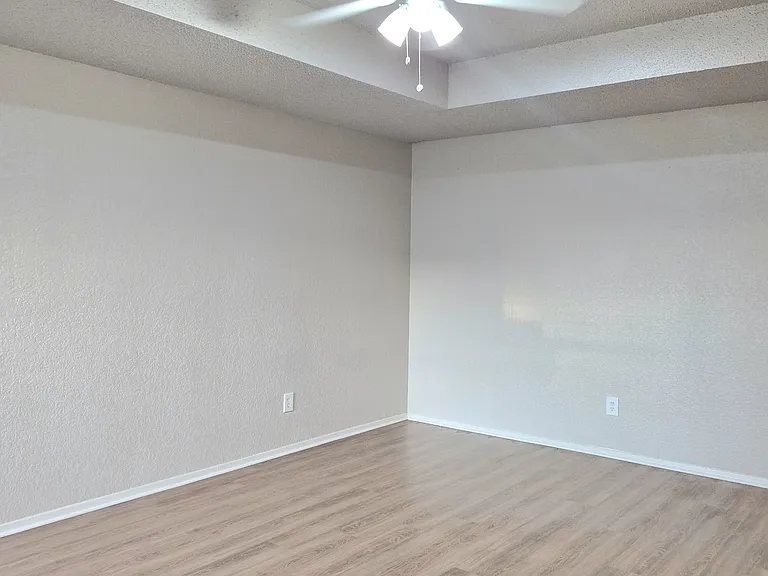1701 San Rafael St — Photo 18
