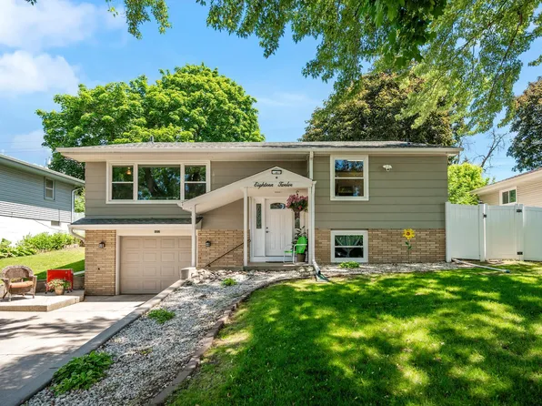 1812 Mendelssohn Ave N, Golden Valley, MN 55427