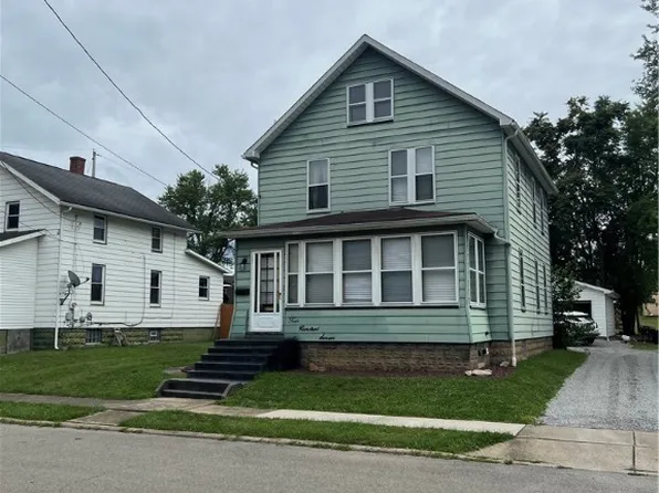 407 E North Ave, East Palestine, OH 44413