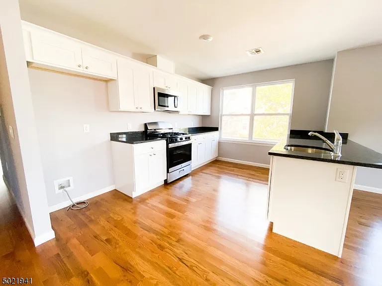 70 N 6th St #2 — Photo 7