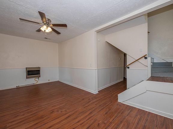 4th image of 209 Rogers Ave