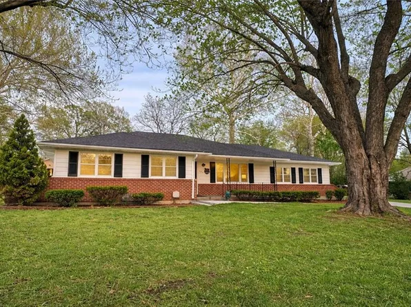 401 James St, Harrisonville, MO 64701