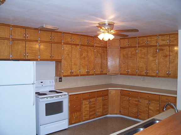 4th image of 2622 Avenue D