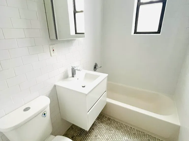 41-48 40th St #C6 — Photo 9