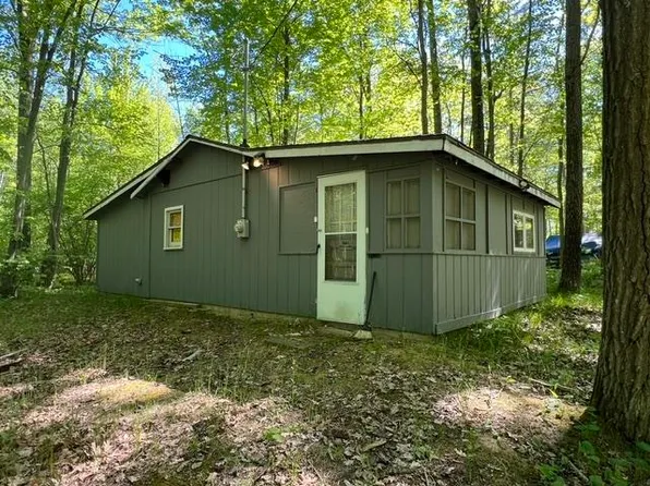 5130 Fairview Dr, Harrison, MI 48625