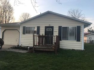 2928 Colonial Dr, Mishawaka, IN 46544