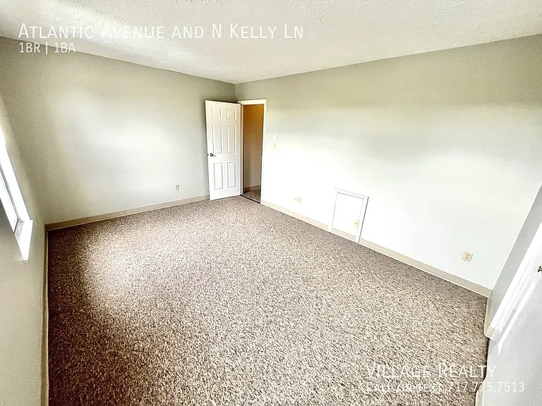 Atlantic Ave — Photo 10