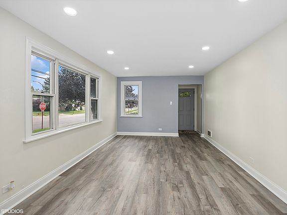 5th image of 8855 S Mozart Ave