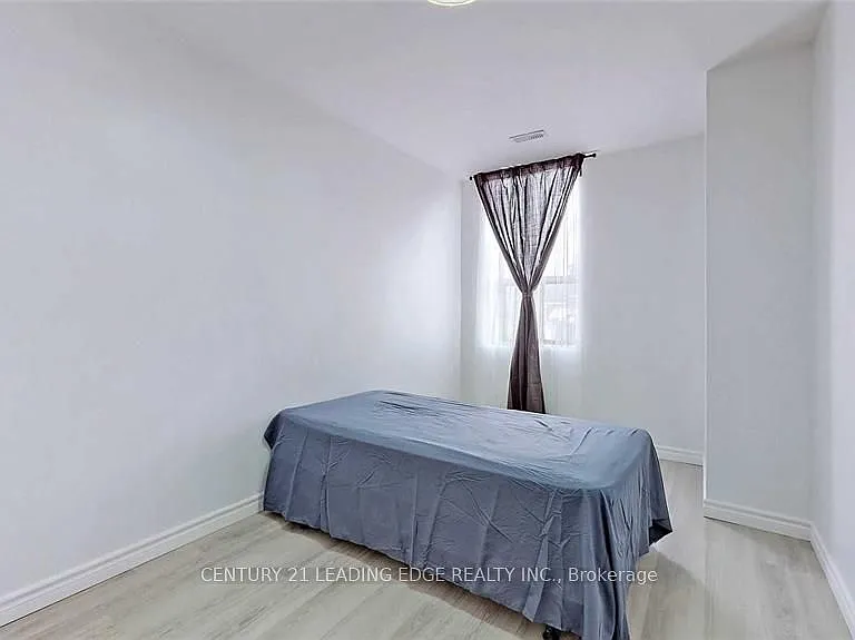 113 James St N #201 — Photo 9