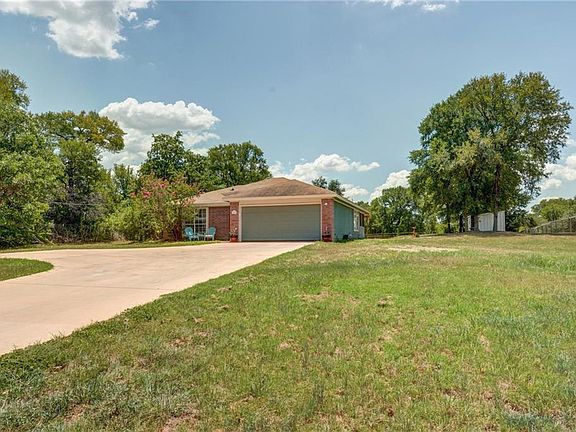 3rd image of 127 Arrowhead Ct