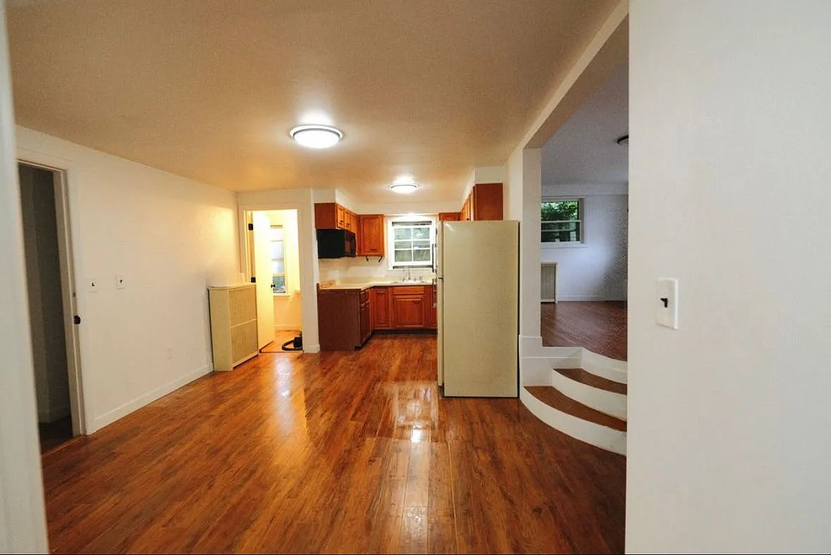 Building Photo - 56-56A Pleasant St #2