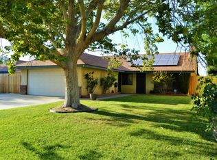 1011 E Newgrove St, Lancaster, CA 93535
