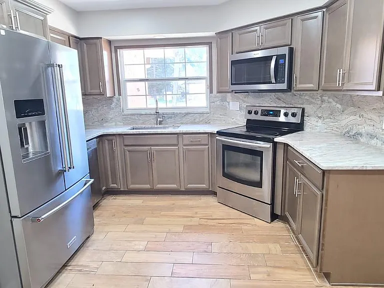 816 Brimfield Ct — Photo 4