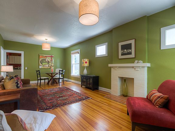 3rd image of 542 N Pennsylvania St