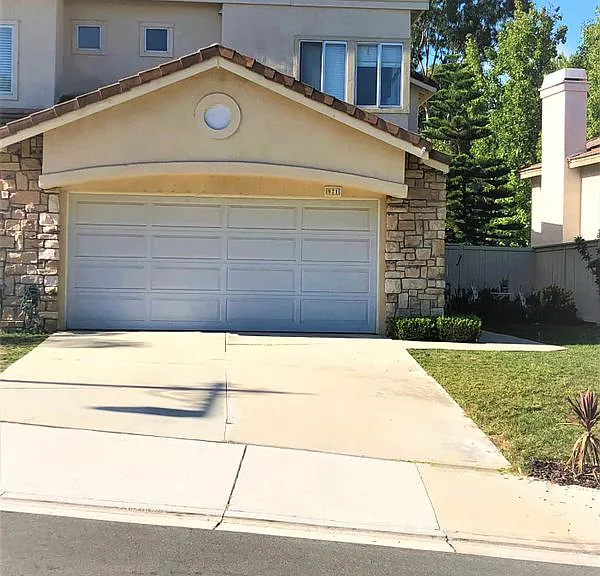 971 S Flintridge Way — Photo 1