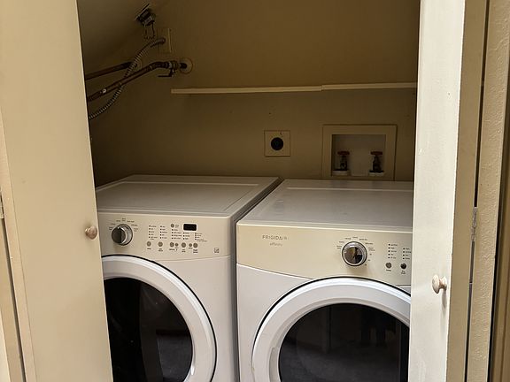 3rd image of 3228 W Glendale Ave APT 151