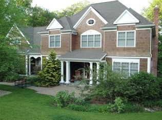 23 Wildwood Dr, Avon, CT 06001