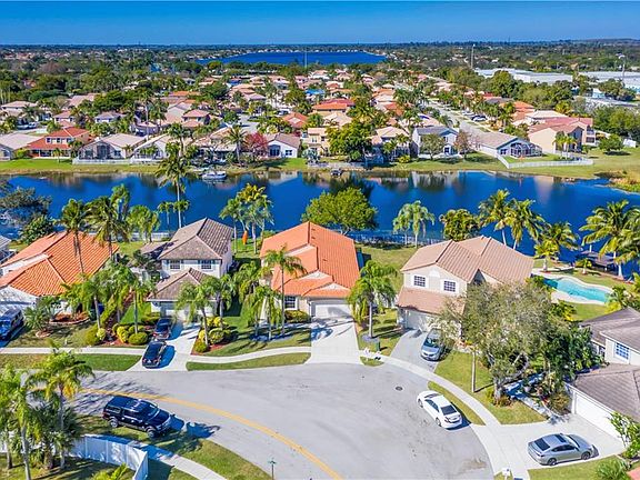 3rd image of 2046 NW 182nd Ave