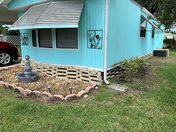 4th image of 1402 Whisper Cir #236