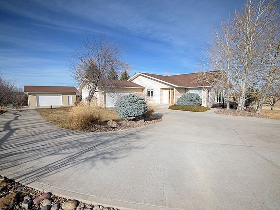 2nd image of 16 Bear Dr
