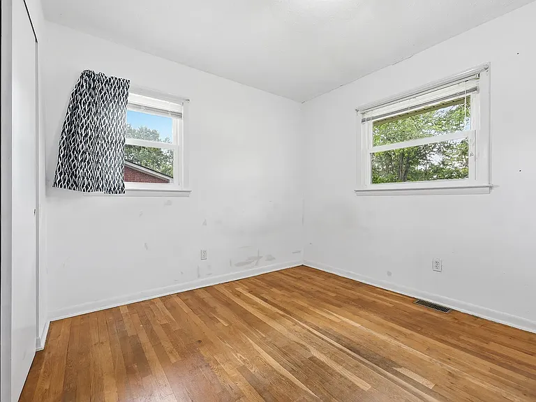 308 Mulberry Dr — Photo 2
