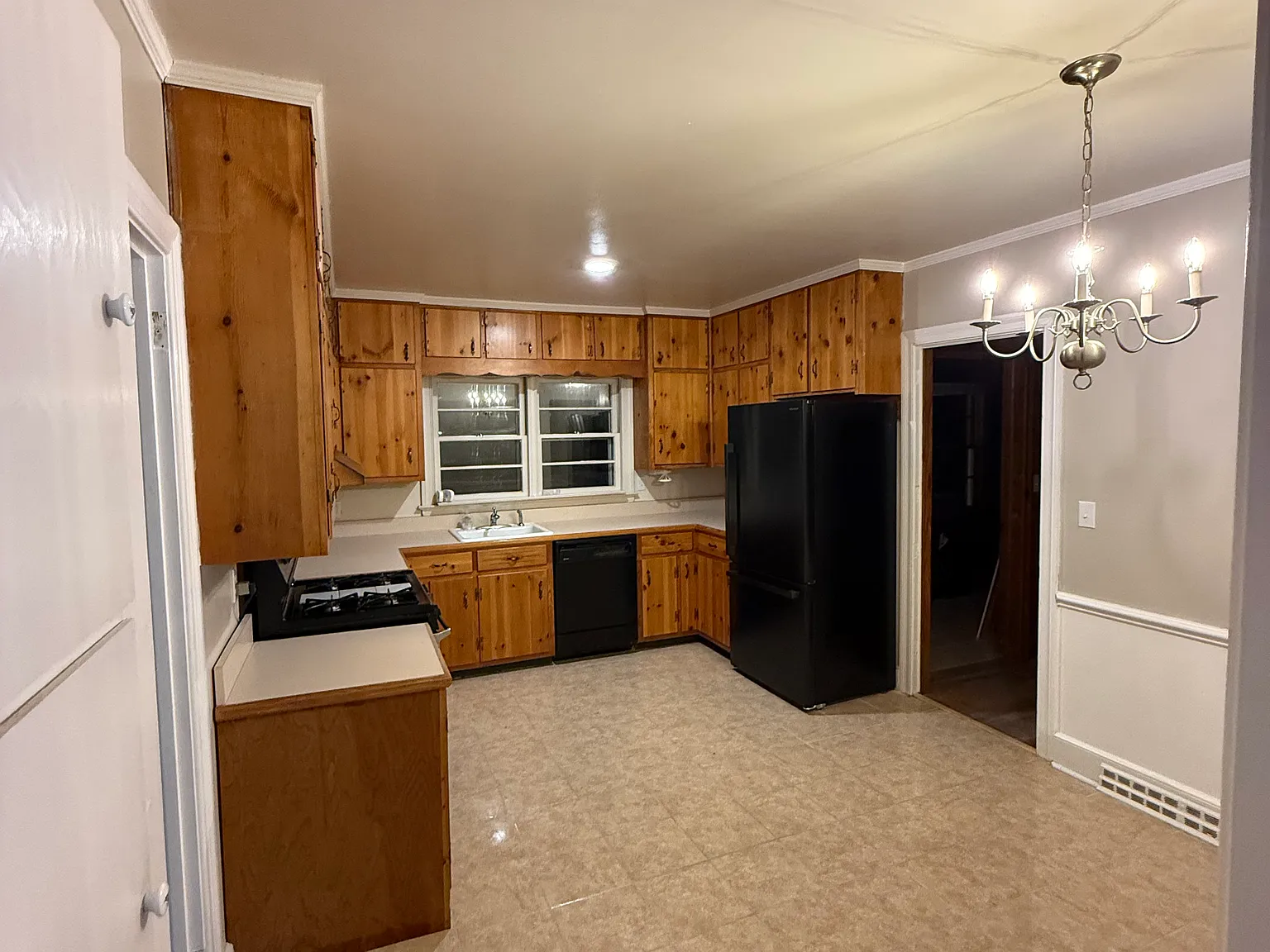 3 bed, 2076 sqft, $2,000 — Photo 2