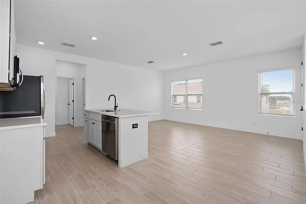 1 bed, 1.0 bath, 770 sqft, $1,600 — Photo 3