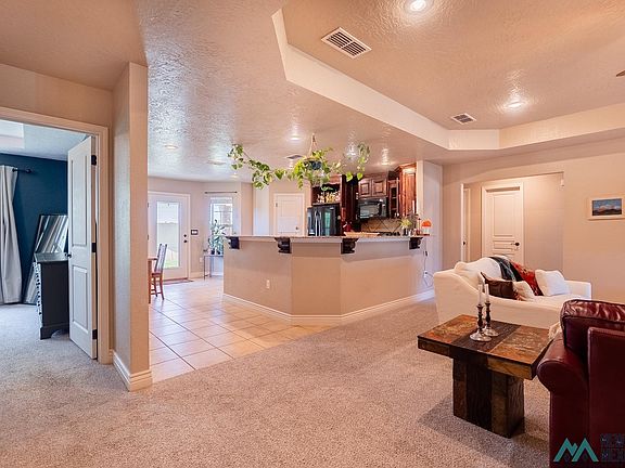 5th image of 705 Almond Tree Ln