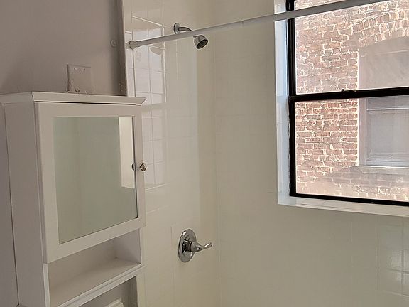 5th image of 424 17th St #3B