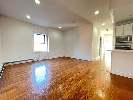 2nd image of 172 W 133rd St #5R