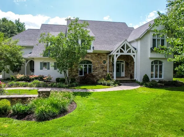 20 High Point Ln, Bentleyville, OH 44022