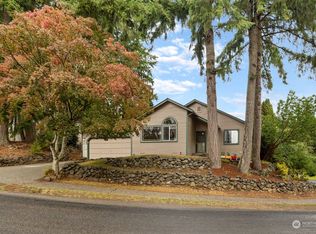 236 NE Watson Ct, Bremerton, WA 98311