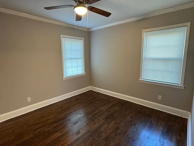 1532 Winona Ave — Photo 4