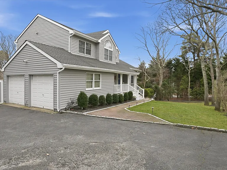 20 Stuart Ct — Photo 4