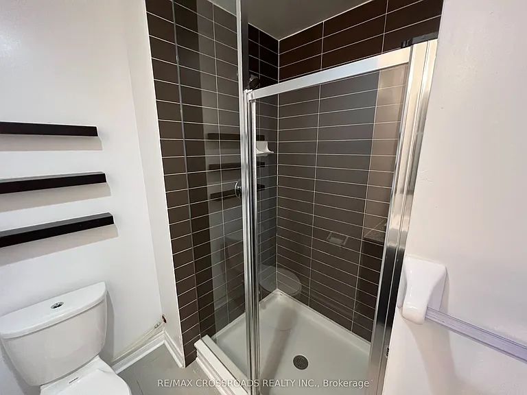 2756 Old Leslie St #519 — Photo 8